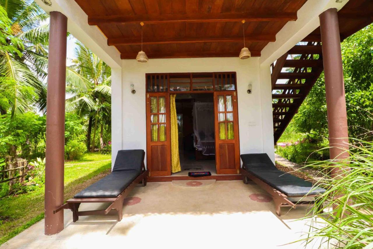 Milkyway Holiday Resort Unawatuna Exteriör bild