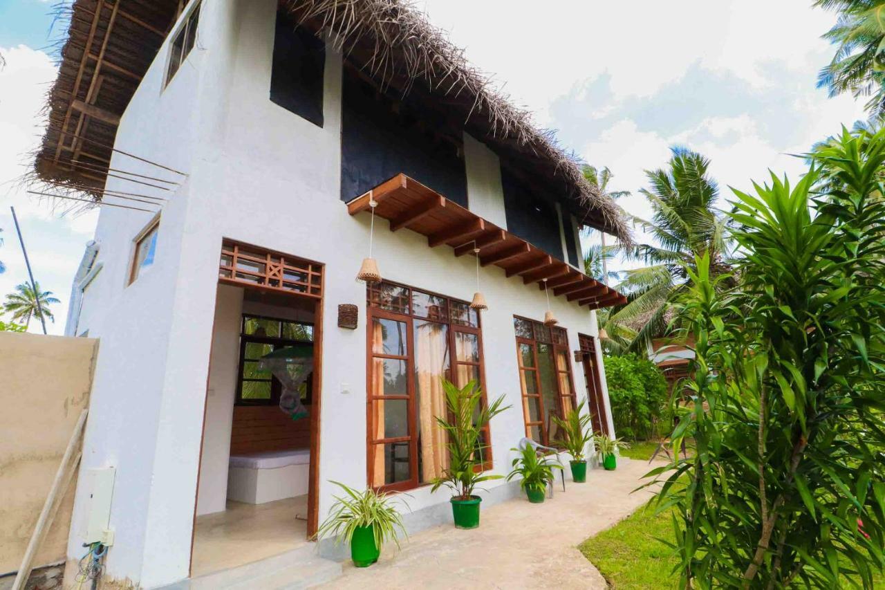 Milkyway Holiday Resort Unawatuna Exteriör bild